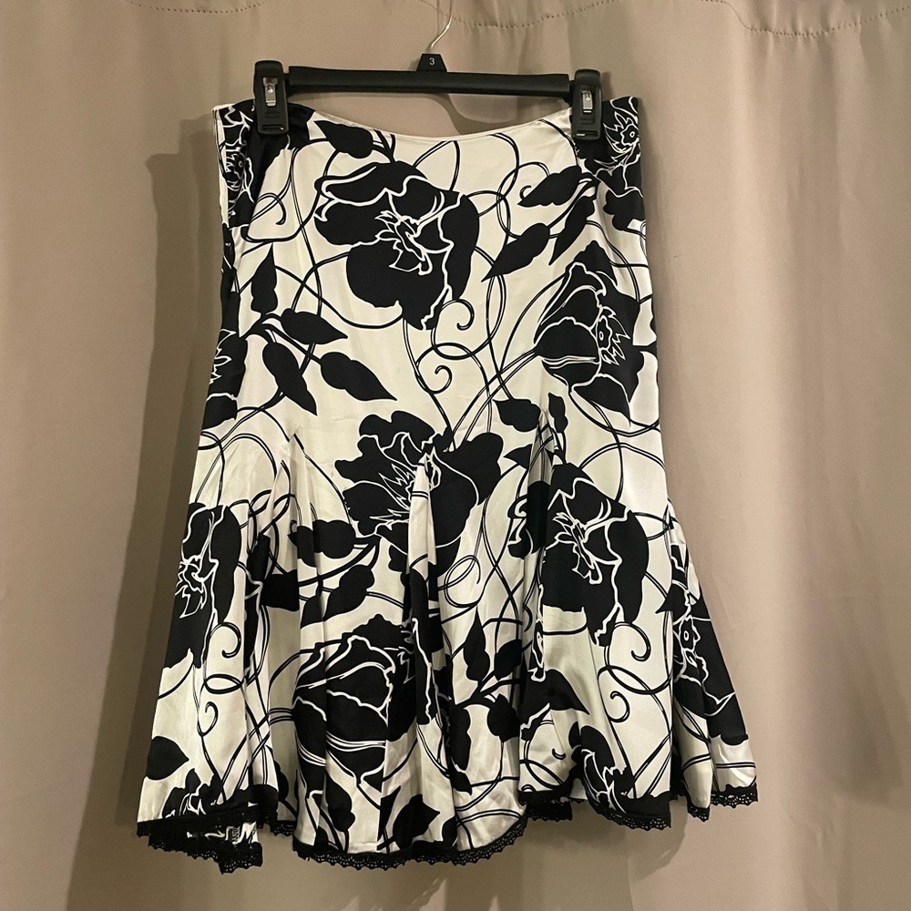 Women’s White House Black Market Skirt